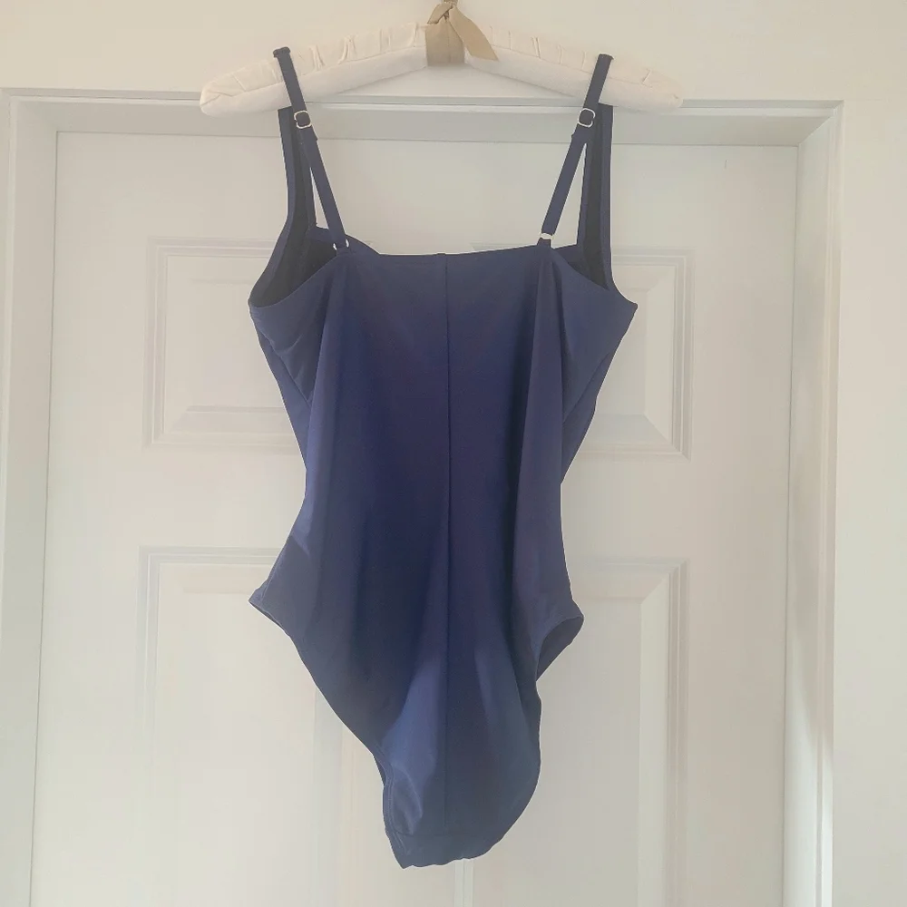 Liz Claiborne One Piece Navy Tummy Flattering Swimsuit. Size 10